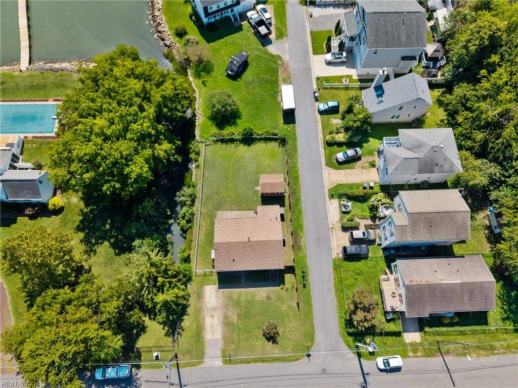 Aerial view - fenced backyard