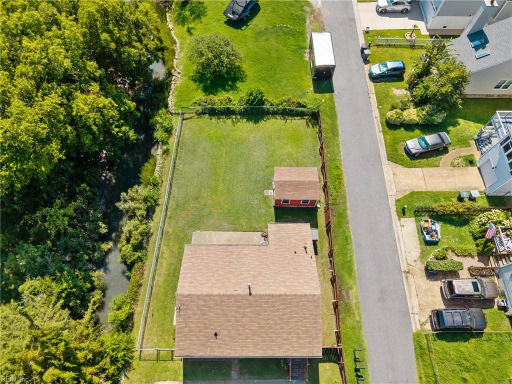 Aerial view - fenced backyard