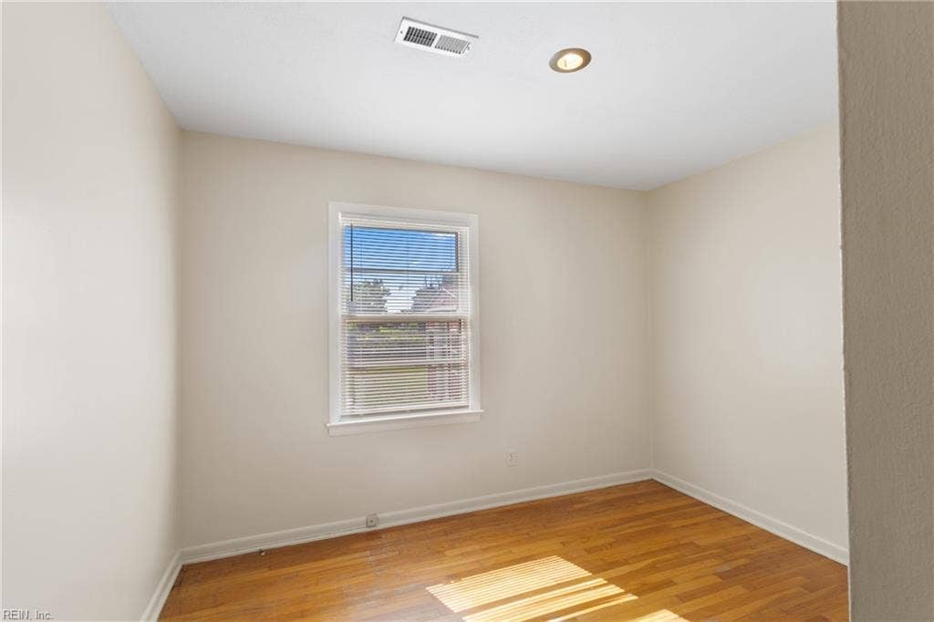 Bedroom #1