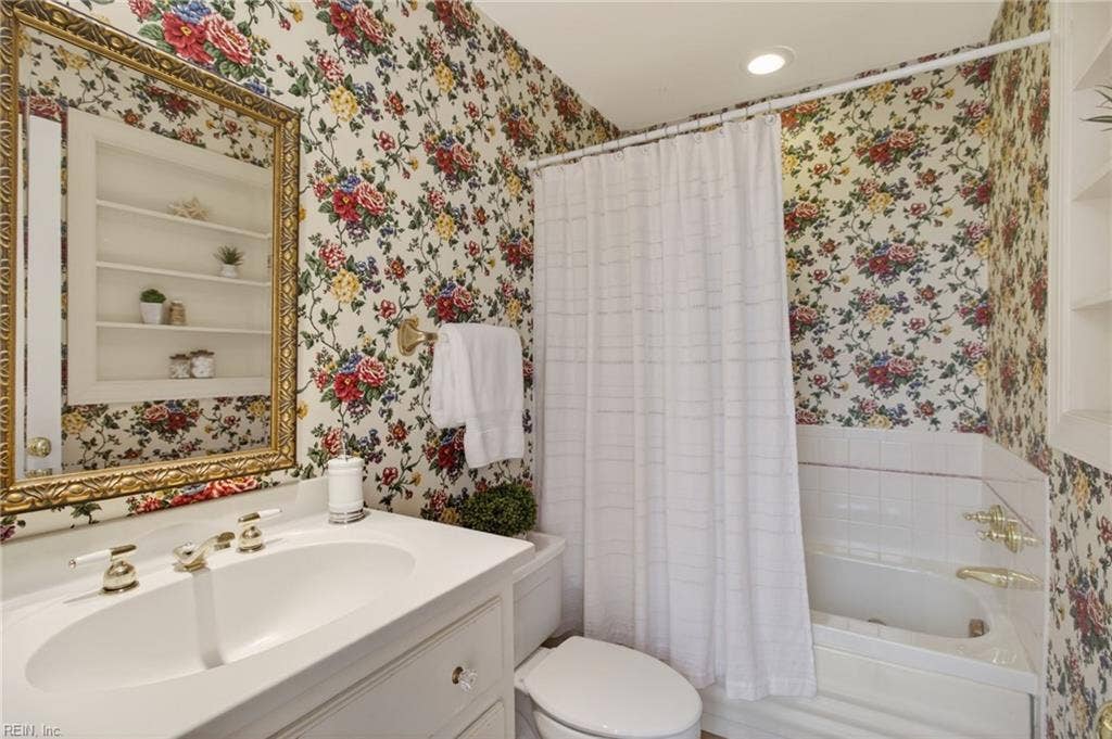 Second Floor Full Bath