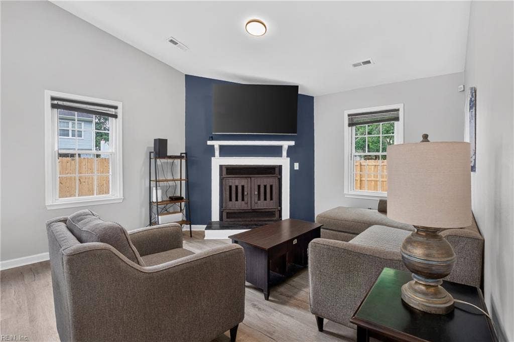 20 Sanlun Lakes Drive, Hampton, VA 23666 20 Sanlun Lakes Drive, Hampton, VA 23666