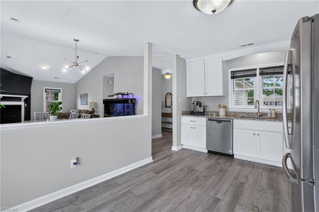 20 Sanlun Lakes Drive, Hampton, VA 23666 20 Sanlun Lakes Drive, Hampton, VA 23666