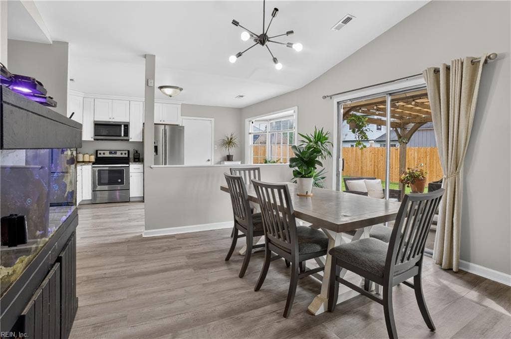 20 Sanlun Lakes Drive, Hampton, VA 23666 20 Sanlun Lakes Drive, Hampton, VA 23666