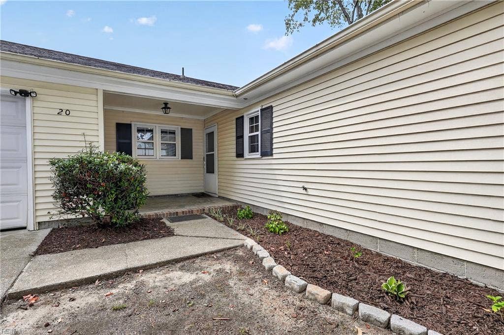 20 Sanlun Lakes Drive, Hampton, VA 23666 20 Sanlun Lakes Drive, Hampton, VA 23666