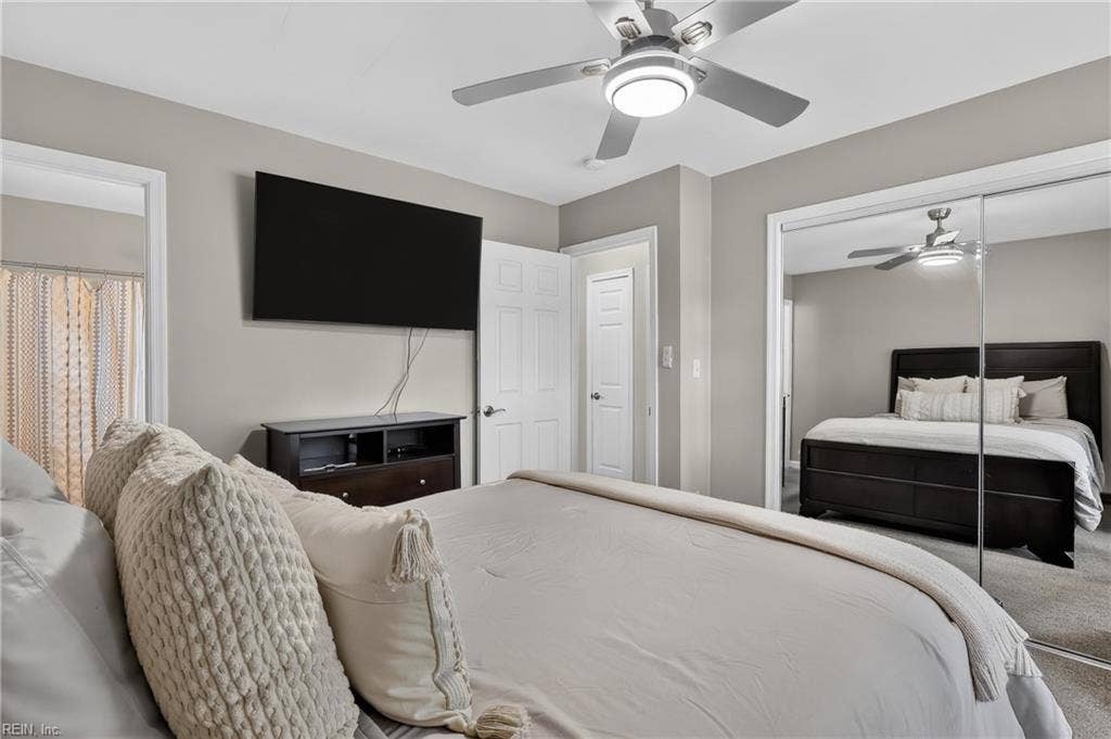 20 Sanlun Lakes Drive, Hampton, VA 23666 20 Sanlun Lakes Drive, Hampton, VA 23666