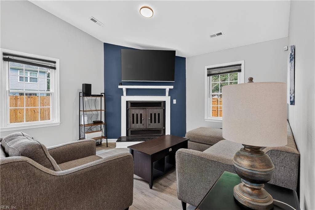 20 Sanlun Lakes Drive, Hampton, VA 23666 20 Sanlun Lakes Drive, Hampton, VA 23666