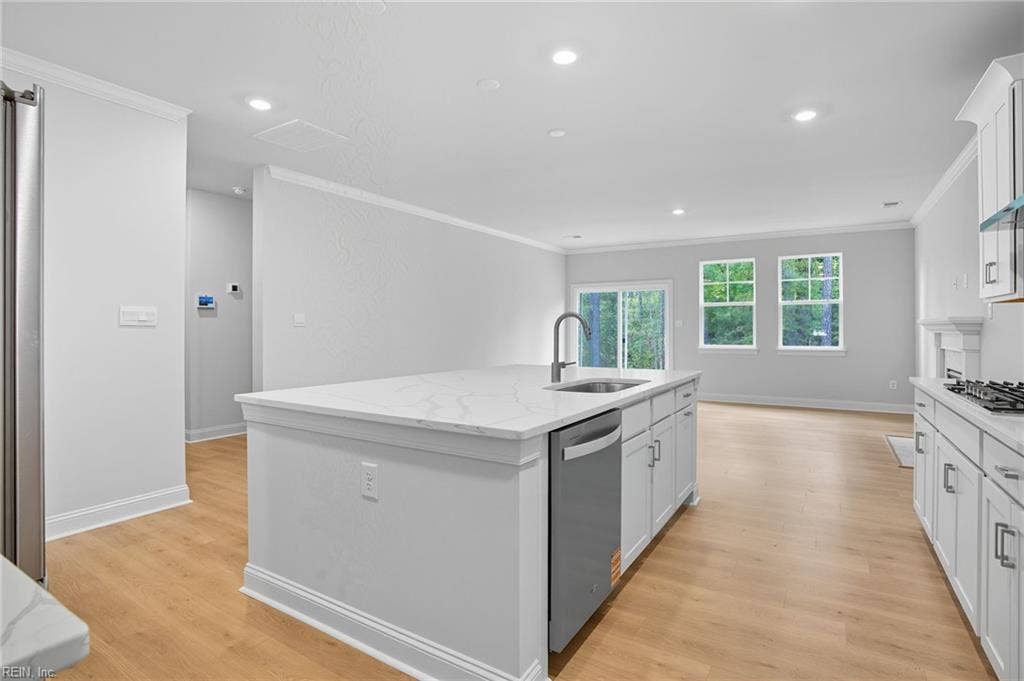 984 Intracoastal Way, Chesapeake, VA 23322 984 Intracoastal Way, Chesapeake, VA 23322