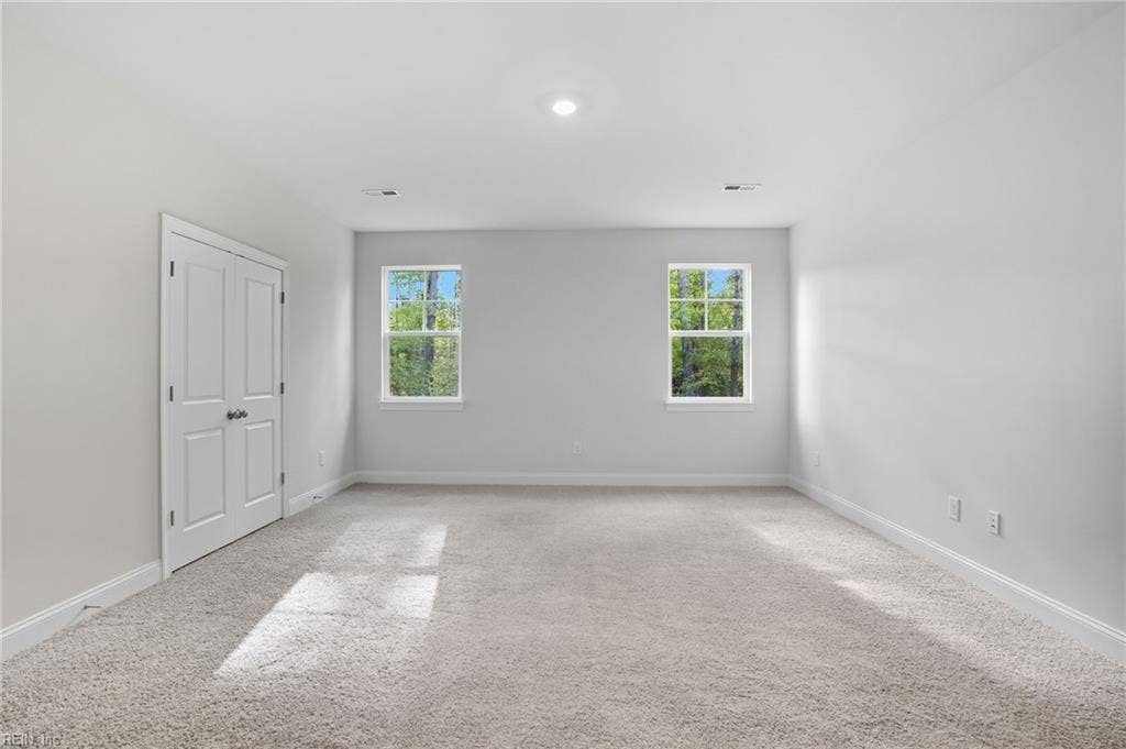 984 Intracoastal Way, Chesapeake, VA 23322 984 Intracoastal Way, Chesapeake, VA 23322