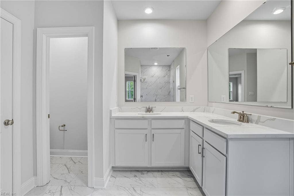 984 Intracoastal Way, Chesapeake, VA 23322 984 Intracoastal Way, Chesapeake, VA 23322