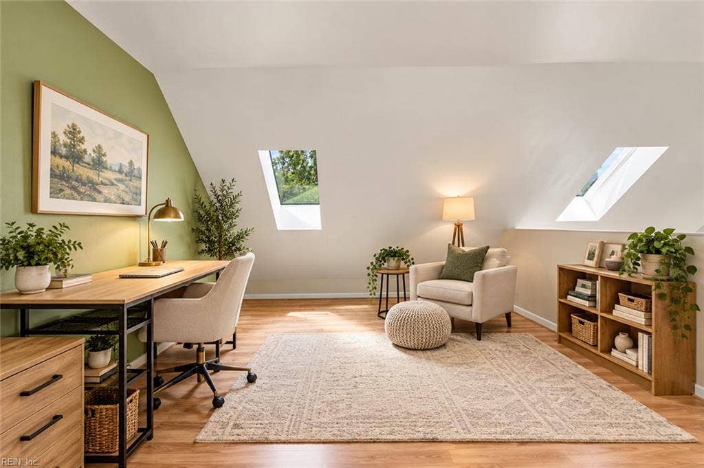 1517 Newport Circle, Virginia Beach, VA 23453 VIRTUALLY STAGED LOFT