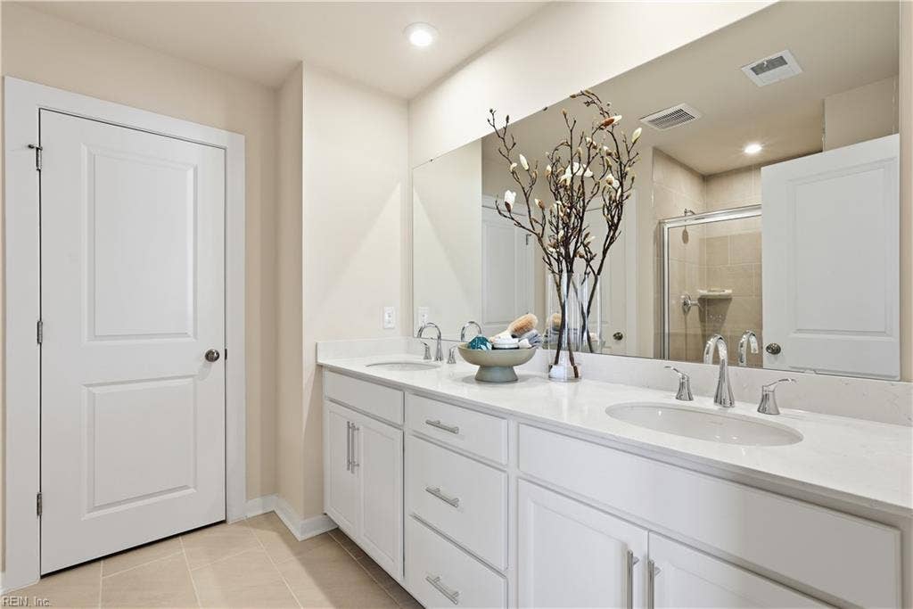 167 Getty Road, River Highlands, Suffolk, VA 23434 *Photo of Similar Decorated Model* Primary Bath