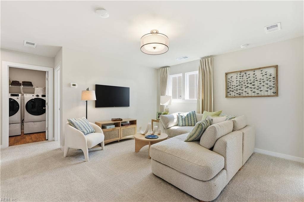 167 Getty Road, River Highlands, Suffolk, VA 23434 *Photo of Similar Decorated Model* Upper Flex Room