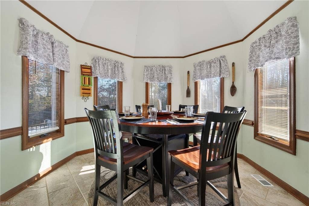 9327 Rivershore Drive, Suffolk, VA 23433 9327 Rivershore Drive, Suffolk, VA 23433