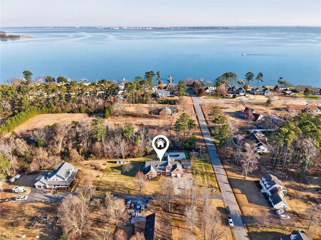 9327 Rivershore Drive, Suffolk, VA 23433 9327 Rivershore Drive, Suffolk, VA 23433