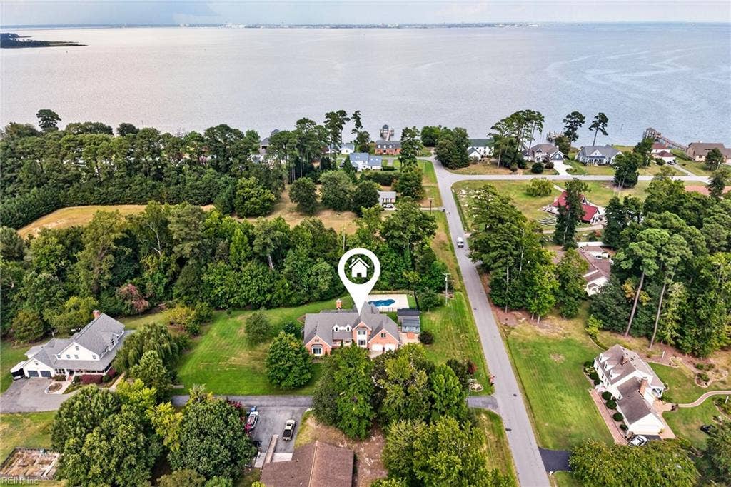 9327 Rivershore Drive, Suffolk, VA 23433 9327 Rivershore Drive, Suffolk, VA 23433