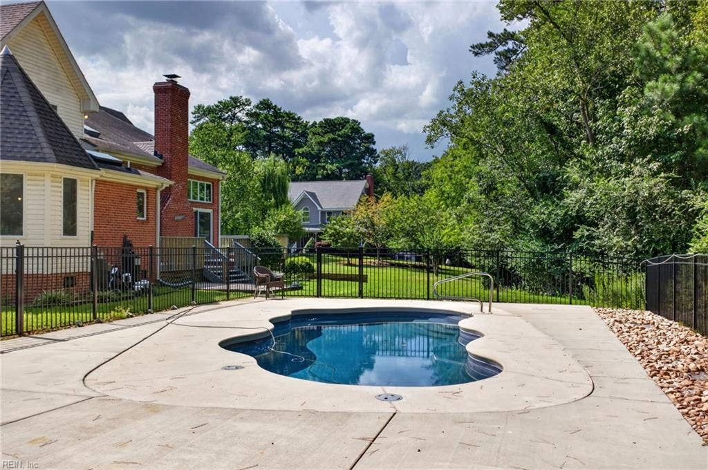 9327 Rivershore Drive, Suffolk, VA 23433 9327 Rivershore Drive, Suffolk, VA 23433