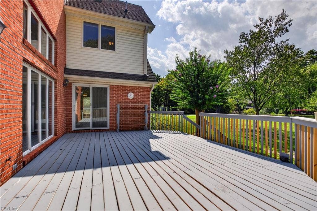 9327 Rivershore Drive, Suffolk, VA 23433 9327 Rivershore Drive, Suffolk, VA 23433
