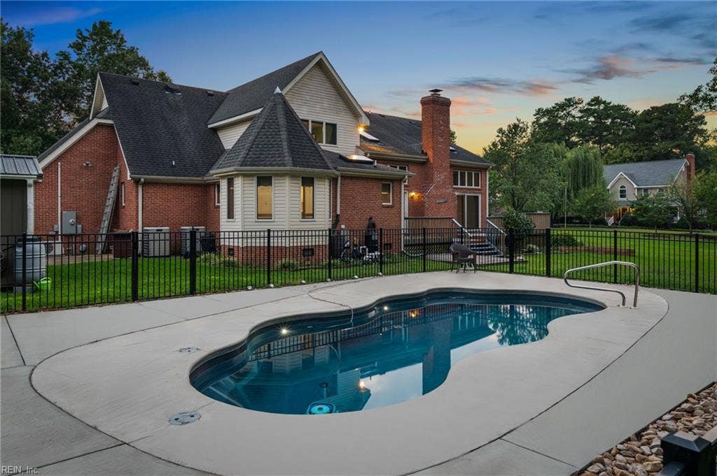 9327 Rivershore Drive, Suffolk, VA 23433 9327 Rivershore Drive, Suffolk, VA 23433