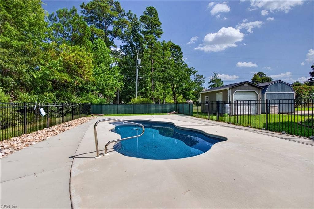 9327 Rivershore Drive, Suffolk, VA 23433 9327 Rivershore Drive, Suffolk, VA 23433