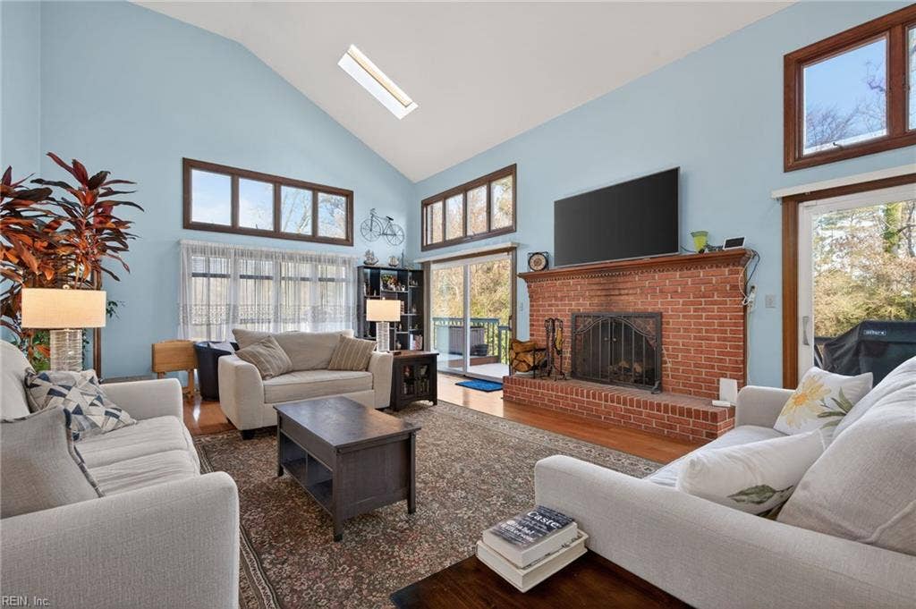 9327 Rivershore Drive, Suffolk, VA 23433 9327 Rivershore Drive, Suffolk, VA 23433