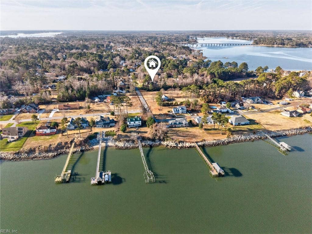 9327 Rivershore Drive, Suffolk, VA 23433 9327 Rivershore Drive, Suffolk, VA 23433