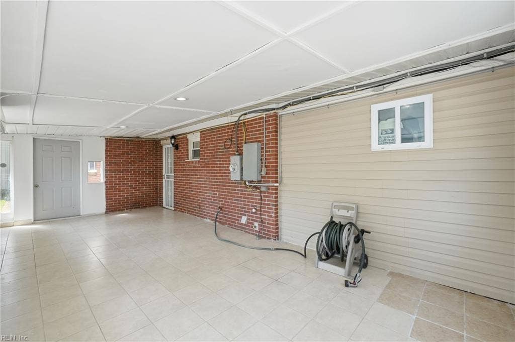 556 Caren Drive, Virginia Beach, VA 23452
