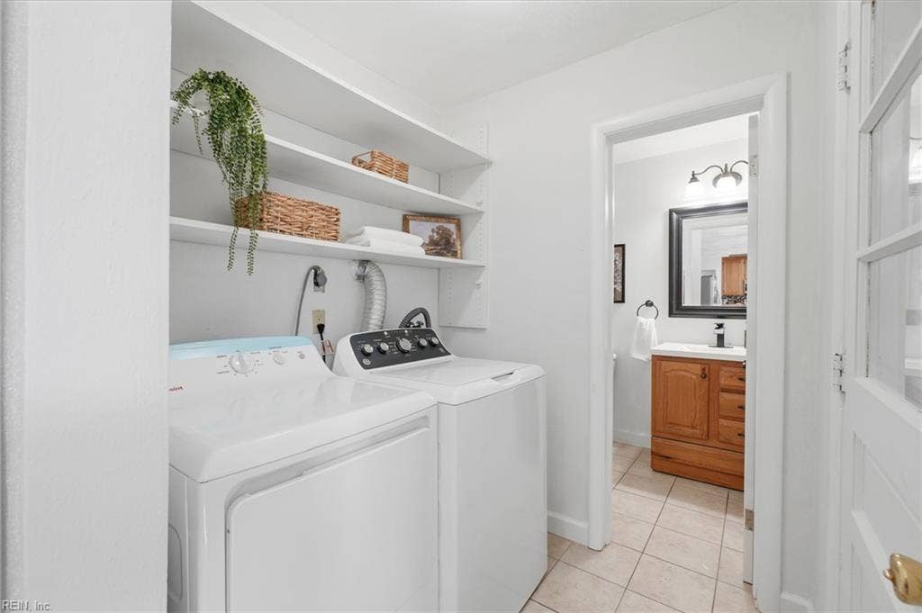 556 Caren Drive, Virginia Beach, VA 23452