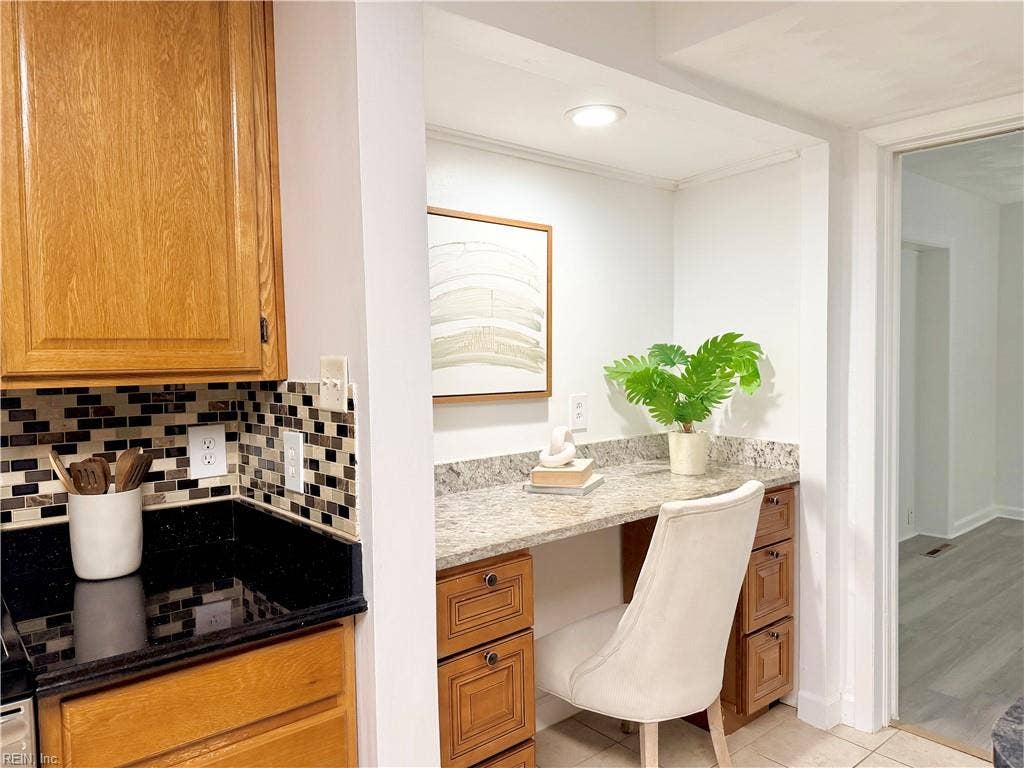 556 Caren Drive, Virginia Beach, VA 23452