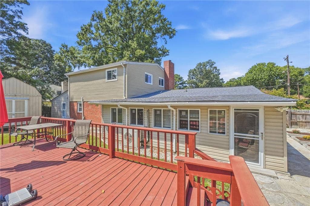 556 Caren Drive, Virginia Beach, VA 23452