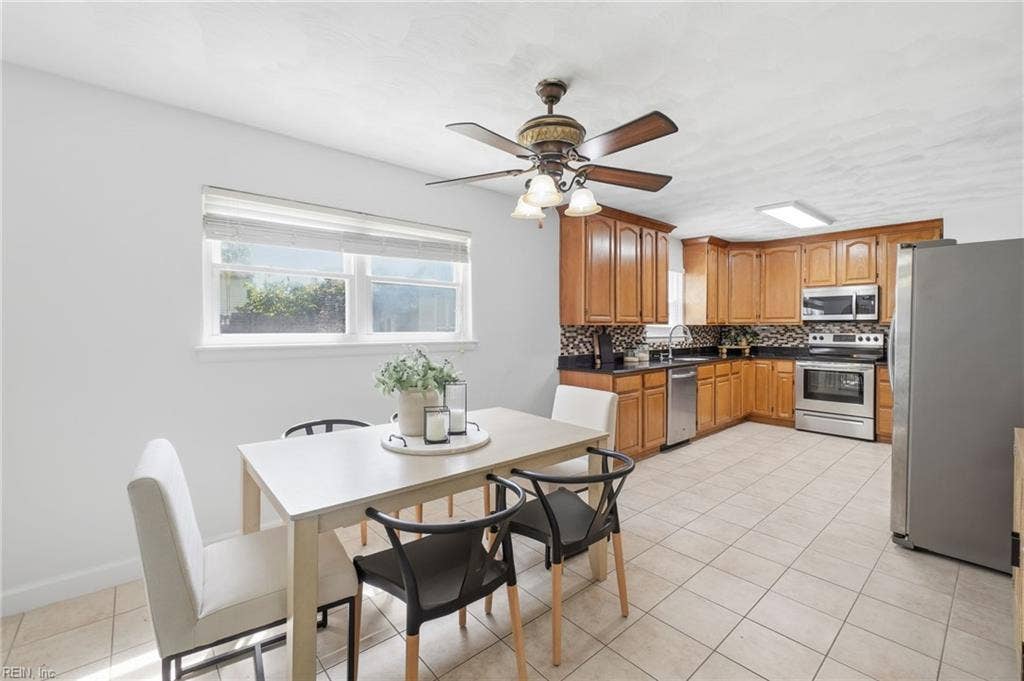 556 Caren Drive, Virginia Beach, VA 23452