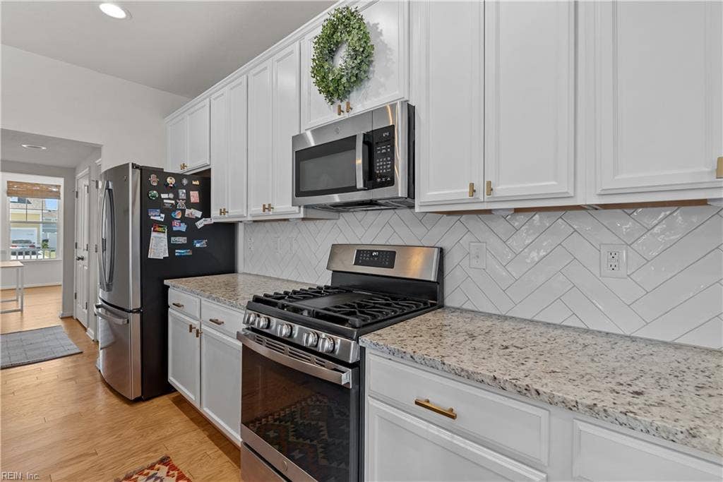 111 Brookside Lane, Suffolk, VA 23434 111 Brookside Lane, Suffolk, VA 23434