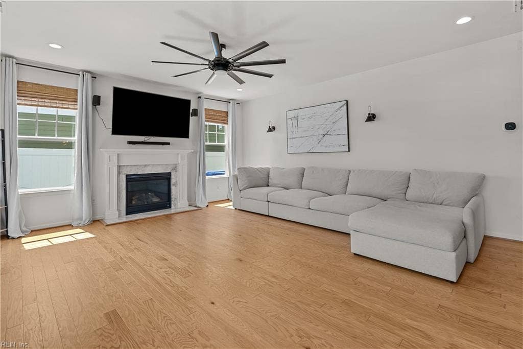 111 Brookside Lane, Suffolk, VA 23434 111 Brookside Lane, Suffolk, VA 23434