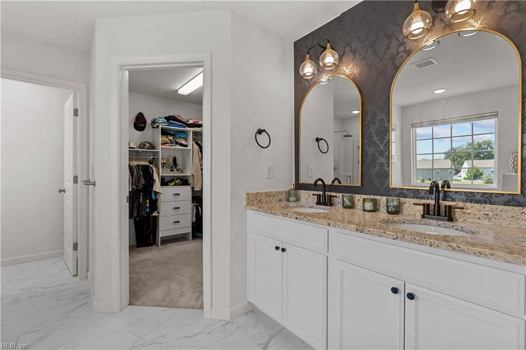 111 Brookside Lane, Suffolk, VA 23434 111 Brookside Lane, Suffolk, VA 23434