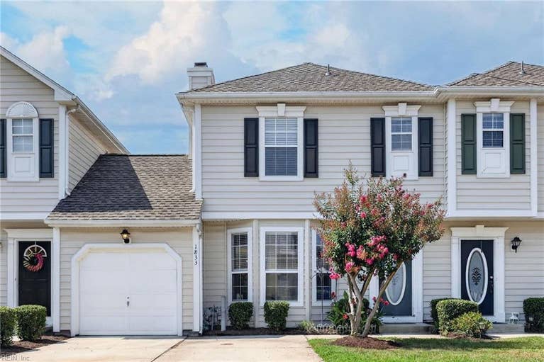 The Jackie Ellis Dunbar Real Estate Team