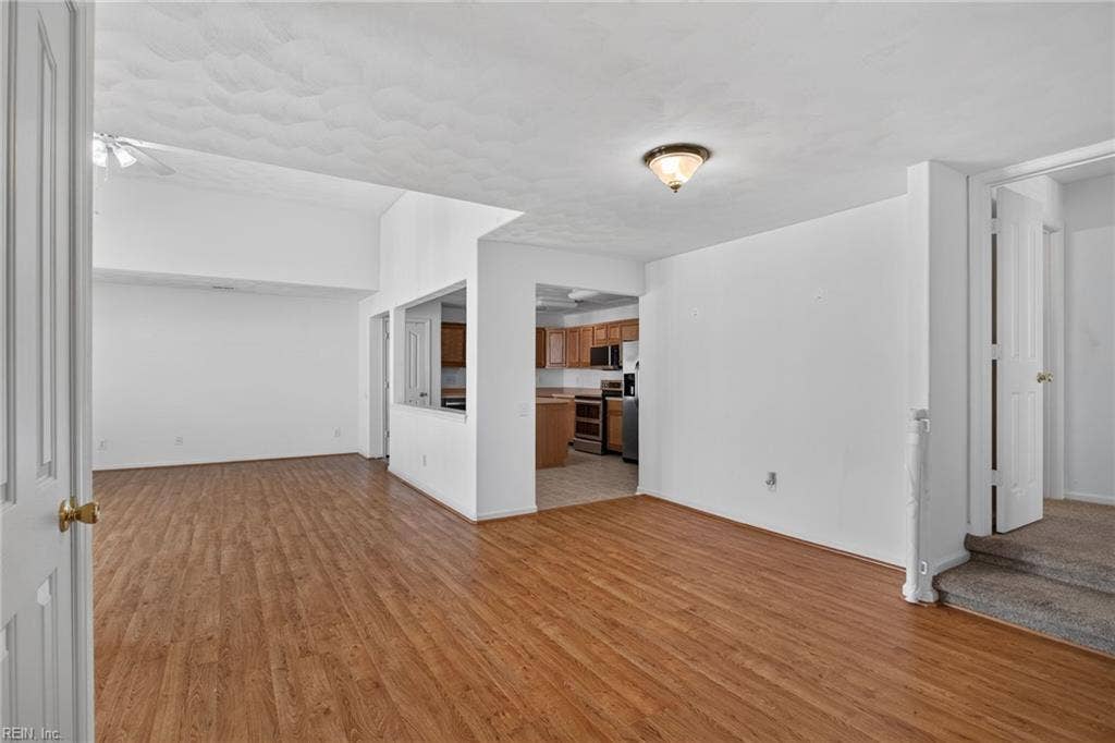 3943 Filbert Way, Carriage Homes @ Towne Sq, Virginia Beach, VA 23462 Great room/dining area