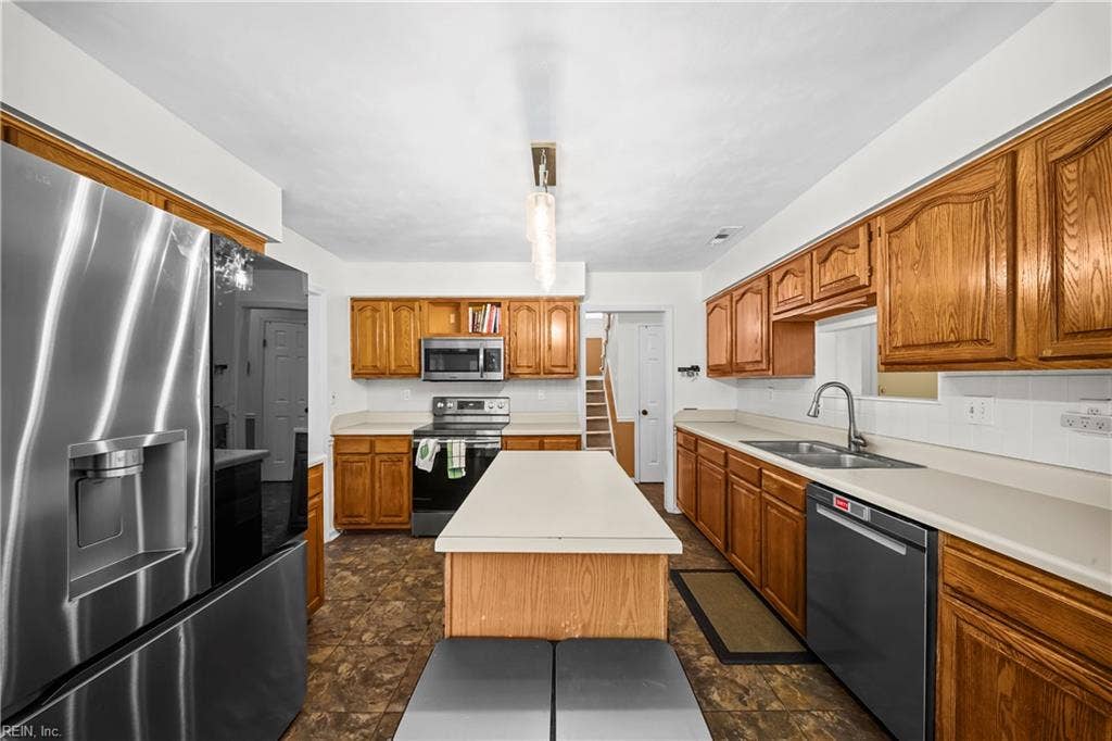 1489 Round Hill Drive, Virginia Beach, VA 23456