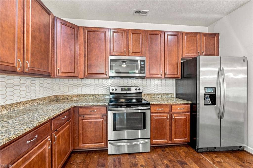 1117 Winsford Lane, Chesapeake, VA 23320 Kitchen