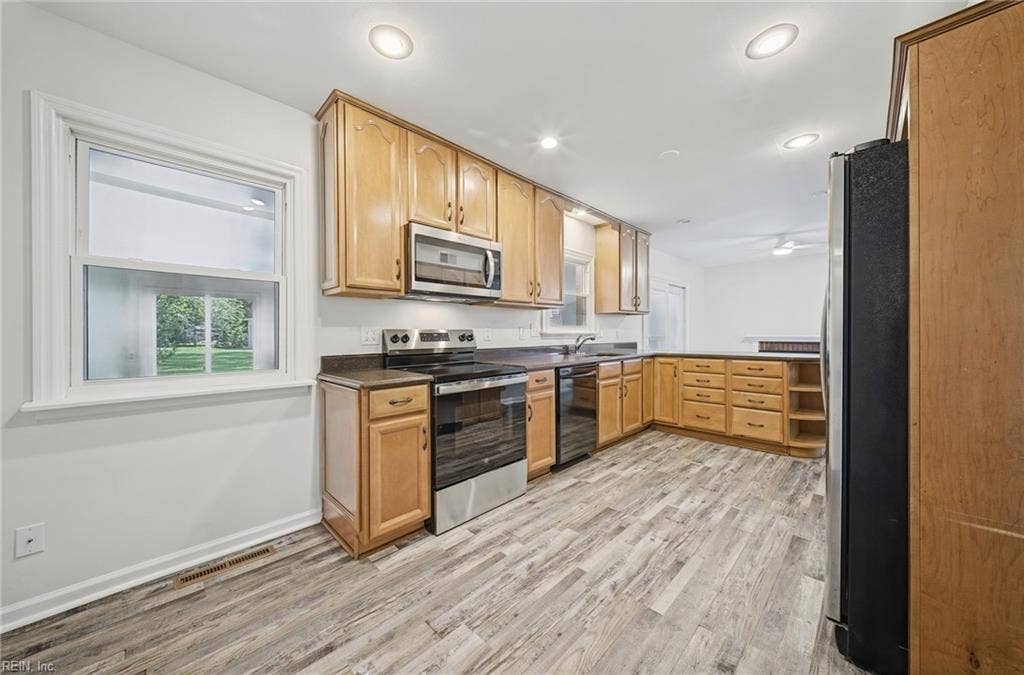 5725 Cheyenne Circle, Carolanne Farms, Virginia Beach, VA 23462 5725 Cheyenne Circle, Carolanne Farms, Virginia Beach, VA 23462