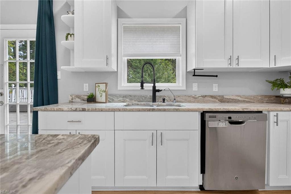 905 Washington Drive, Washington Heights, Chesapeake, VA 23322 905 Washington Drive, Washington Heights, Chesapeake, VA 23322
