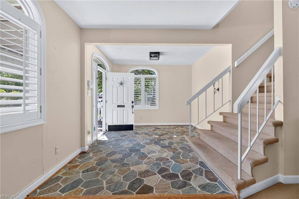 6109 Ocean Front Avenue, Virginia Beach, VA 23451