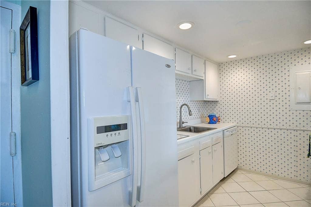 500 Pacific Avenue, #405, Pacific South Condos, Virginia Beach, VA 23451