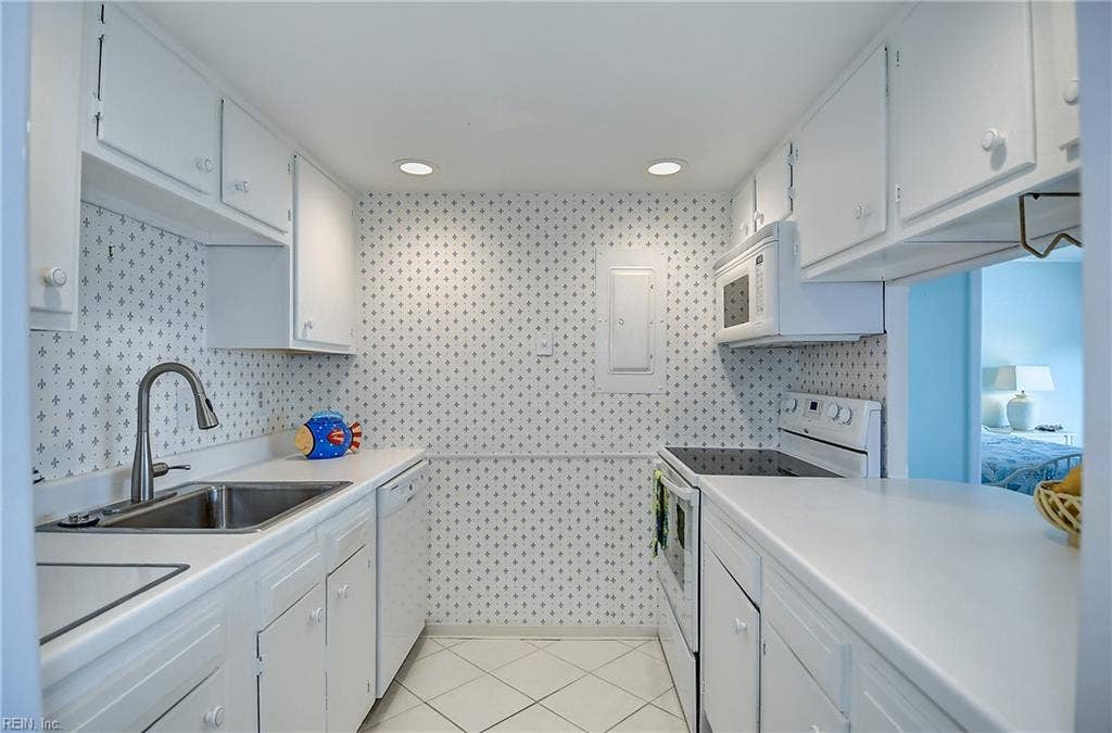 500 Pacific Avenue, #405, Pacific South Condos, Virginia Beach, VA 23451