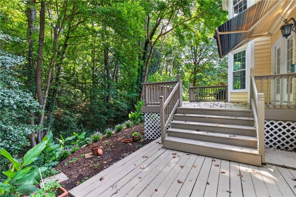 305 Clipper Creek Lane, Smithfield, VA 23430 305 Clipper Creek Lane, Smithfield, VA 23430
