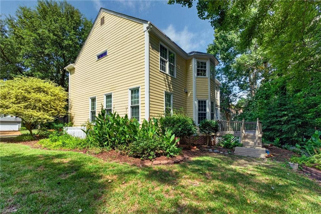 305 Clipper Creek Lane, Smithfield, VA 23430 305 Clipper Creek Lane, Smithfield, VA 23430