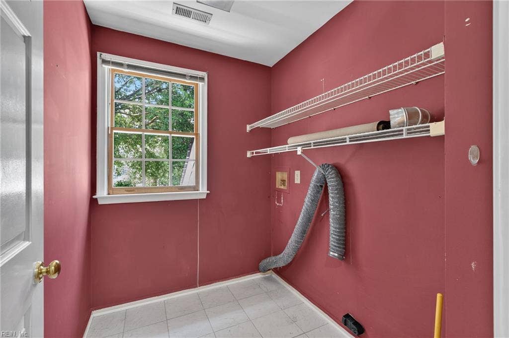 305 Clipper Creek Lane, Smithfield, VA 23430 305 Clipper Creek Lane, Smithfield, VA 23430
