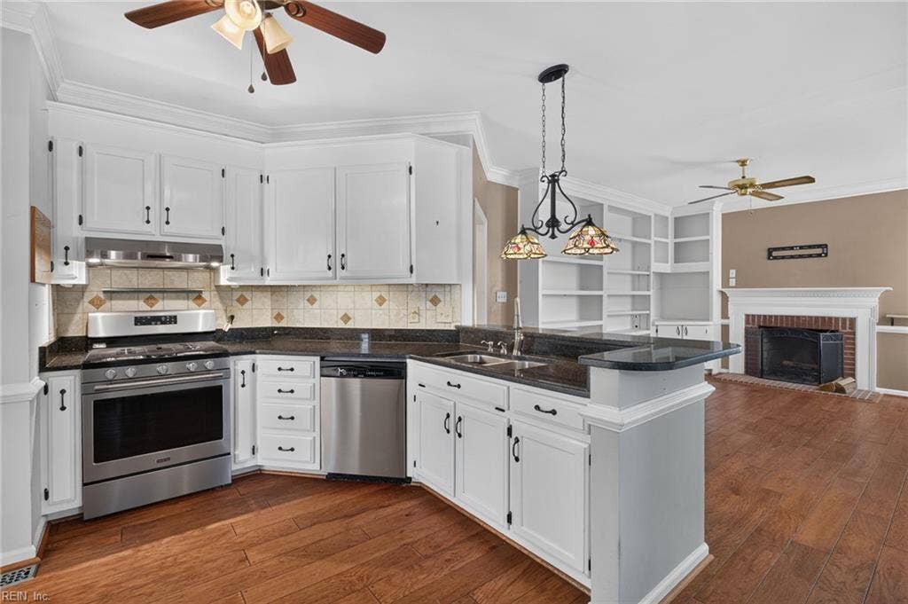 305 Clipper Creek Lane, Smithfield, VA 23430 305 Clipper Creek Lane, Smithfield, VA 23430