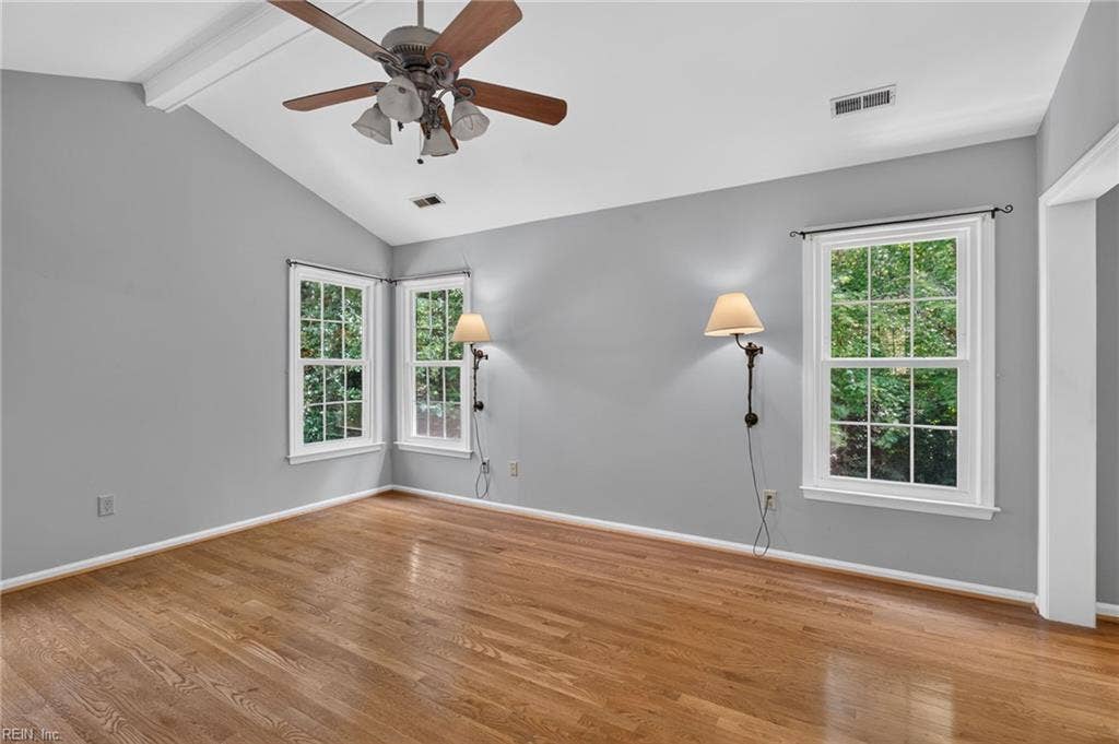 305 Clipper Creek Lane, Smithfield, VA 23430 305 Clipper Creek Lane, Smithfield, VA 23430