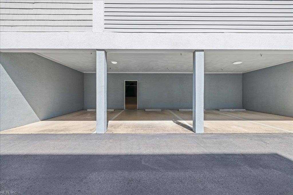 2300 Page Harbor Landing, #304, Virginia Beach, VA 23451 Covered parking