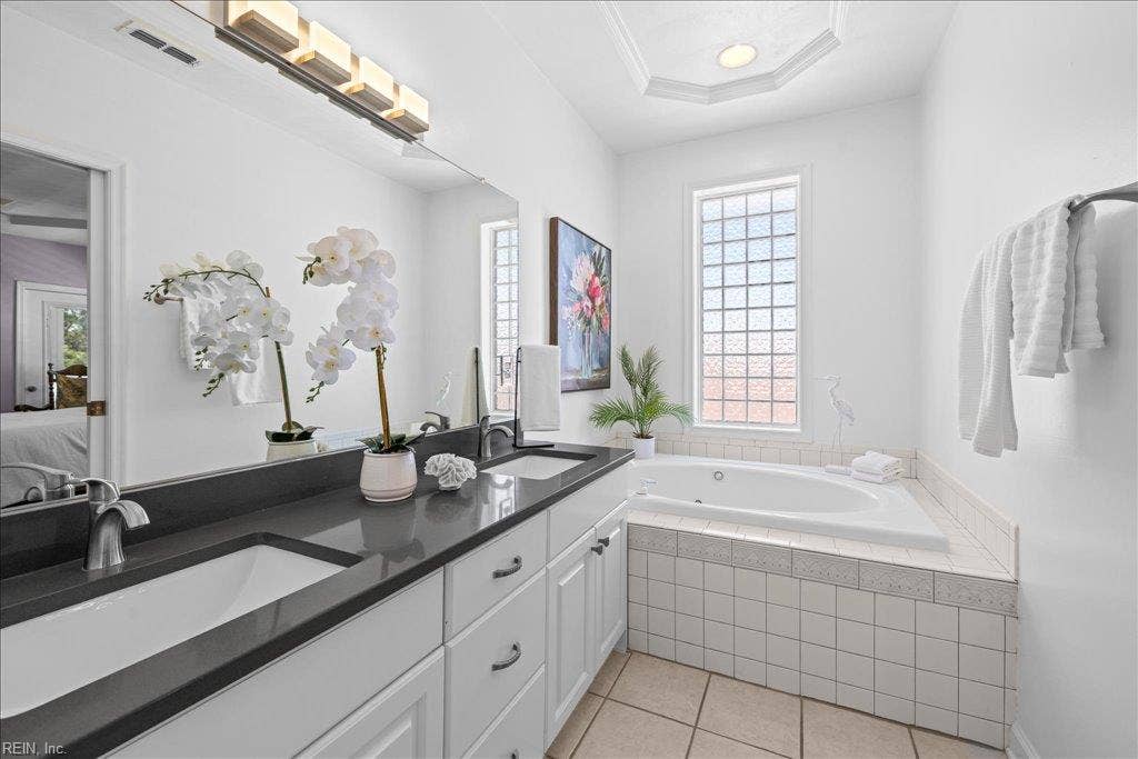 2300 Page Harbor Landing, #304, Virginia Beach, VA 23451 Primary Bathroom