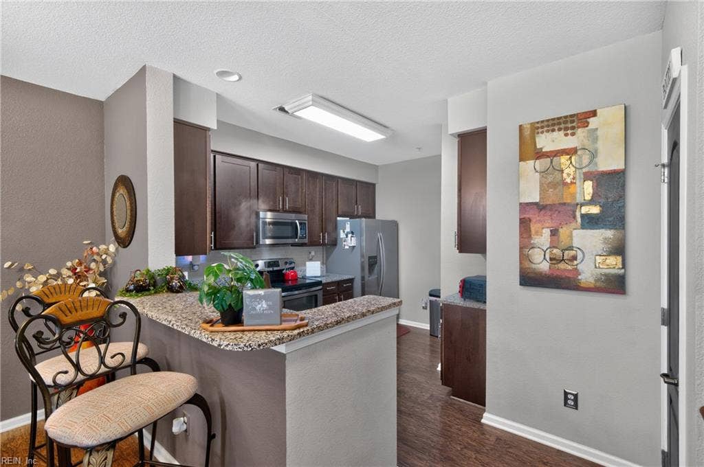 309 Waterside Drive, #37, Hampton, VA 23666
